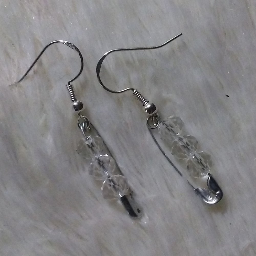 Kawaii Harajuku Safety Pin Dangle Earrings - Picture 2 of 6